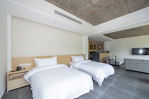 Nian hotel & resorts