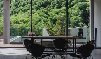 Nian hotel & resorts