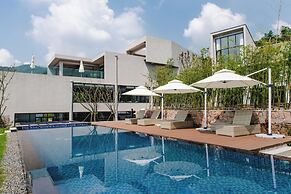 Nian hotel & resorts