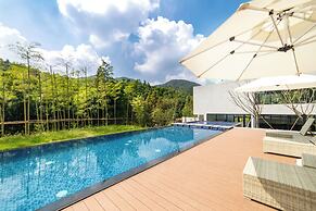 Nian hotel & resorts