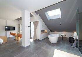 Nian hotel & resorts