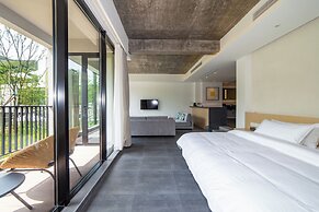 Nian hotel & resorts