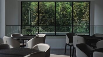 Nian hotel & resorts