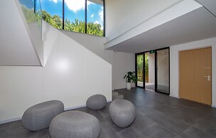 Nian hotel & resorts