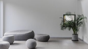 Nian hotel & resorts