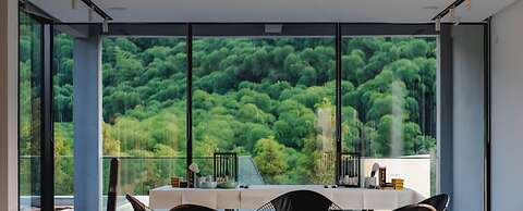 Nian hotel & resorts