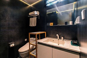 Nian hotel & resorts