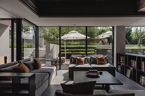 Nian hotel & resorts