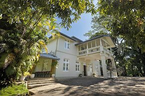Mount Frenion Manor by Seven Angels