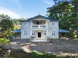 Mount Frenion Manor by Seven Angels