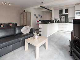 Beautiful Apartment With Lateral sea View