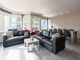 Beautiful Apartment With Lateral sea View