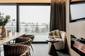 Crystal Pine Spa - LoftAffair Collection