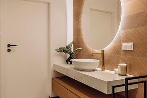 Crystal Pine Spa - LoftAffair Collection