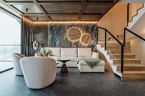 Crystal Pine Spa - LoftAffair Collection