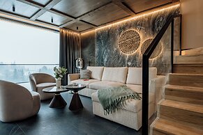 Crystal Pine Spa - LoftAffair Collection