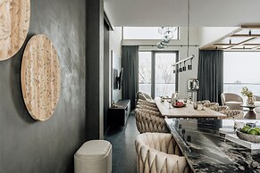 Crystal Pine Spa - LoftAffair Collection