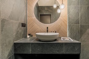 Crystal Pine Spa - LoftAffair Collection