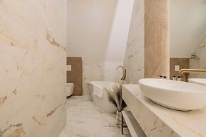 Crystal Pine Spa - LoftAffair Collection