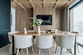 Crystal Pine Spa - LoftAffair Collection