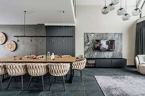 Crystal Pine Spa - LoftAffair Collection