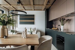 Crystal Pine Spa - LoftAffair Collection