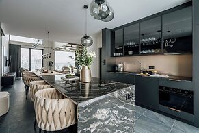 Crystal Pine Spa - LoftAffair Collection