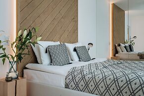 Crystal Pine Spa - LoftAffair Collection