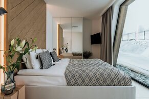 Crystal Pine Spa - LoftAffair Collection