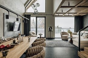 Crystal Pine Spa - LoftAffair Collection