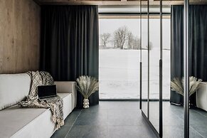 Crystal Pine Spa - LoftAffair Collection