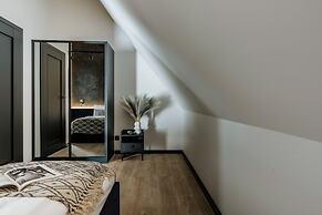 Crystal Pine Spa - LoftAffair Collection