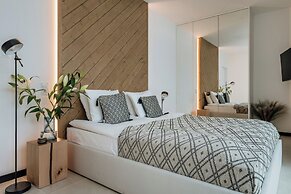 Crystal Pine Spa - LoftAffair Collection