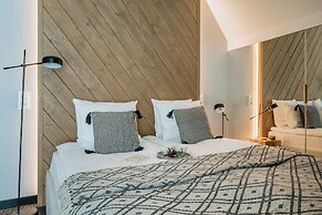 Crystal Pine Spa - LoftAffair Collection