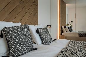 Crystal Pine Spa - LoftAffair Collection