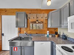Greenbrier Woods 2 Bedroom Cabin