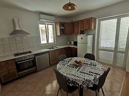 Perfect Getaway Near Korčulas Scenic Sights and Beaches