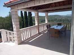 Perfect Getaway Near Korčulas Scenic Sights and Beaches