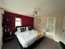 2br-sleeps6-parking-petsok-balcony-countryside