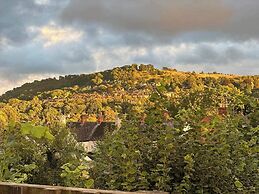 2br-sleeps6-parking-petsok-balcony-countryside