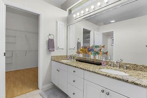 Family Friendly - Private Pool - Sleeps 10