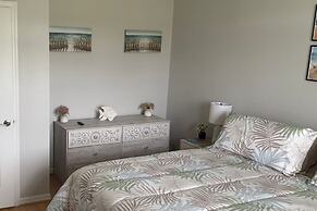 Family Friendly - Private Pool - Sleeps 10