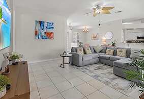 Family Friendly - Private Pool - Sleeps 10