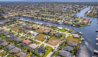 Family Friendly - Private Pool - Sleeps 10