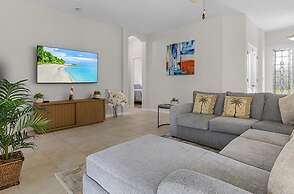 Family Friendly - Private Pool - Sleeps 10