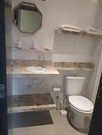 Apto INTEIRO com varanda -VISTA para mar