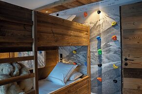 Silverstone by Alpine Resorts