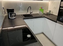 Villa Sunrise With Outdoor Pool