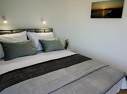 Villa Sunrise With Outdoor Pool