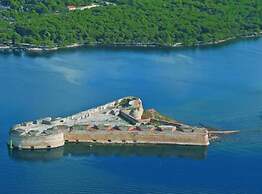 Villa Sunrise With Outdoor Pool